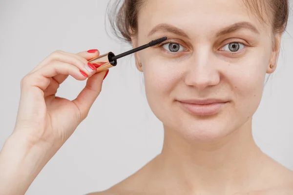 Young Girl Paints Her Eyelashes Mascara Face Close Facial Care — Stock Photo, Image