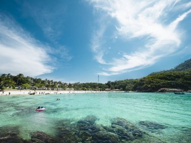 Tayland Raya plajı. beyaz kum ve berrak deniz çok güzel deniz