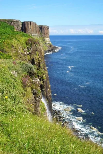 Scénický Pohled Kilt Rock Podél Drsného Východního Pobřeží Ostrova Skye — Stock fotografie