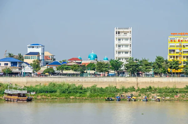Phnom Penh Camboya Abril 2018 Vista Desde Muelle Preah Sisowath — Foto de Stock