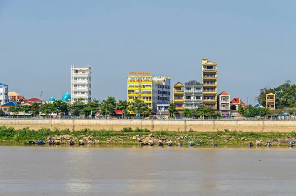 Phnom Penh Camboya Abril 2018 Vista Desde Muelle Preah Sisowath — Foto de Stock