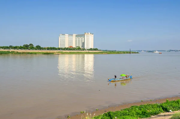 Phnom Penh Camboya Abril 2018 Vista Desde Muelle Preah Sisowath — Foto de Stock