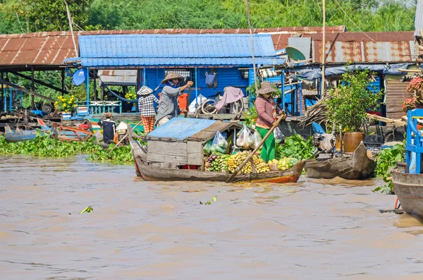 Siem Reap Camboya Abril 2018 Uno Los Pueblos Flotantes Alrededor — Foto de Stock