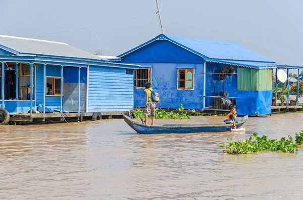 Siem Reap Camboya Abril 2018 Uno Los Pueblos Flotantes Alrededor — Foto de Stock