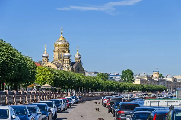 Saint Petersburg Russia June 2018 Lieutenant Schmidt Embankment Orthodox Church — Stock Photo, Image