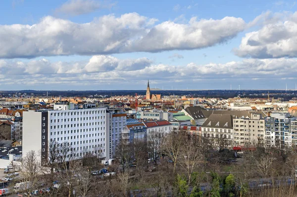 Flak kuleden Gotik Revival styl inşa Stephanus kilise ile bölge Berlin düğün üzerinde göster