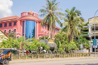 Ulusal Bankası ve Terrasse des Elefants otel Siem Reap, Kamboçya