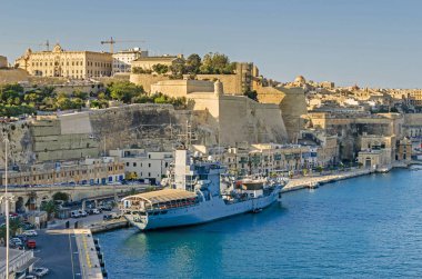 İhale A513 Valletta limanında eski Simurg olarak demirlemiş