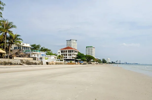 Hua hin ciudad en el Golfo de Tailandia con el frente de la playa — Foto de Stock