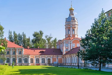 Güney seminer binası, Güneybatı kulesi ve Saint Alexander Nevsky Lavra Metropolitan evi
