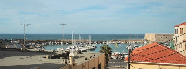 Vista Panoramica Dalla Finestra Dell Hotel Porto Con Yacht Vela — Foto Stock