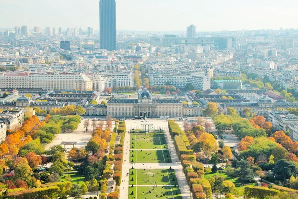 Vista Torre Eiffel Campo Marte Paris Cores Outono Muita Vegetação — Fotografia de Stock