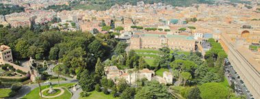 Vatikan bahçelerihavadan görünümü, yeşillik çok, parlak col