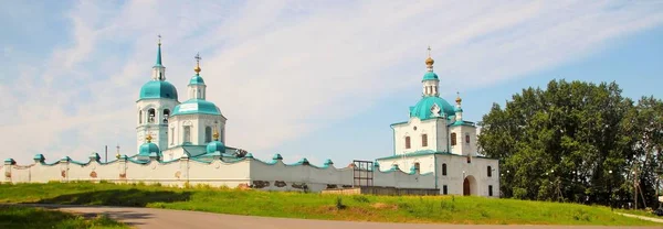 Stary Męski Klasztor Prawosławny Kamienne Mury Dwa Kościoły Miasto Yeniseisk — Zdjęcie stockowe