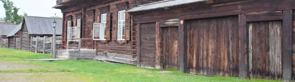 Fragment Des Straßenzaunes Des Landsitzes Alles Aus Holz — Stockfoto