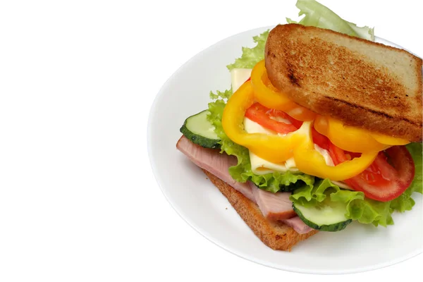 Sandwich Mit Schinken Salat Scheiben Käse Tomaten Auf Weißem Hintergrund — Stockfoto