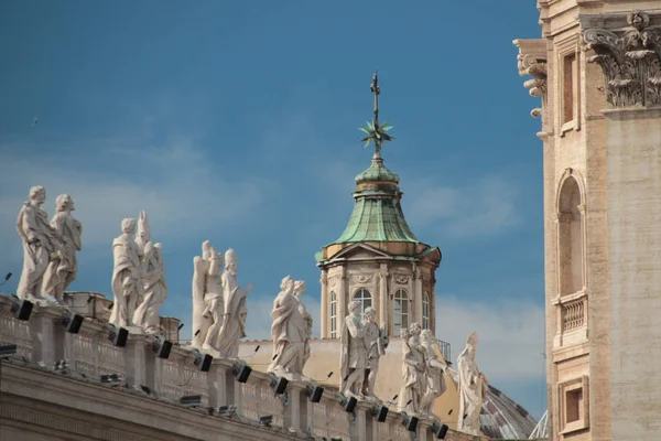 One of the towers on the main cathedral of the Vatican and the s — Stock Photo, Image