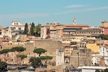 Roma, İtalya, 10/23/2015 Açıklayıcı Editoryal Havadan şehrin tarihi bölümünün şehir blokları, evlerin çatıları, katedrallerin kubbeleri.