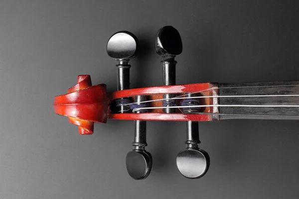 Tuning Haringen Viool Close Een Zwarte Achtergrond Muziekinstrument — Stockfoto