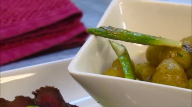 Kuşkonmaz ve patates çanağı