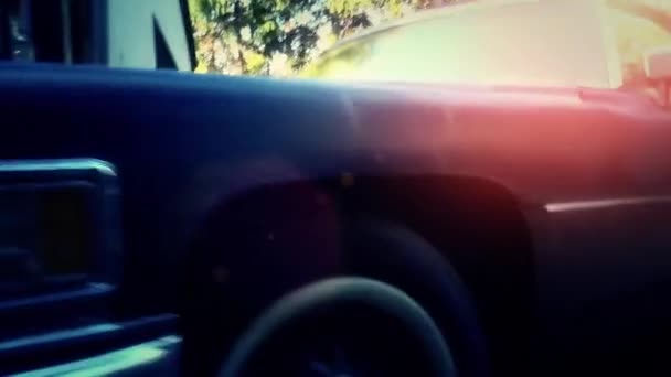 Старі Розбиті Іржавий Водіння Автомобіля Шкідництві Двір — стокове відео
