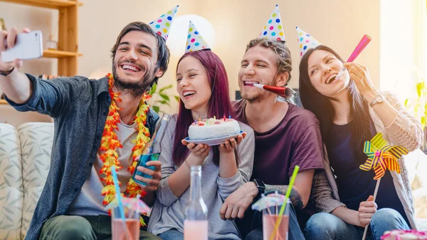 Young Group Happy Friends Celebrating Birthday Making Selfie Photo — Stock Photo, Image