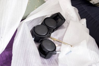 Marangoz araçları mobilya montaj sırasında closeup