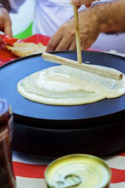 Şef krep krep hazırlanıyor