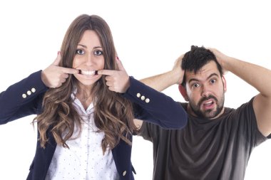 Deli baş, el ele tutuşarak adam İspanyol kadın eller ile yapım sırasında kamera bakarak hayran 