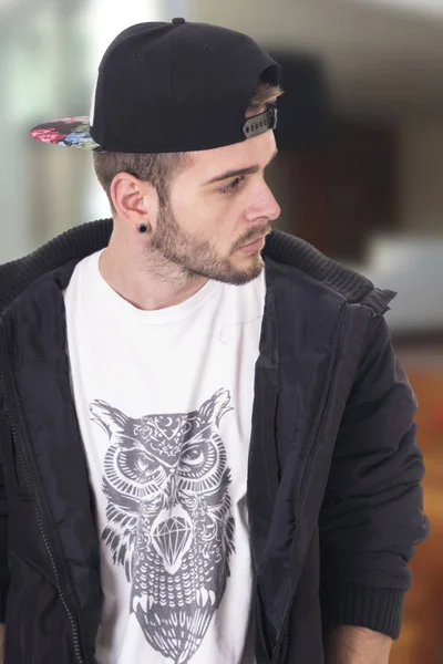 Young Stylish Man Wearing Black Cap Owl Printed Shirt — Stock Photo, Image