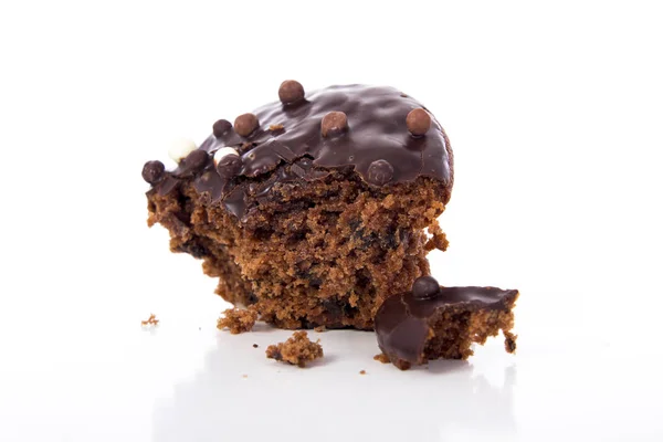Gebeten Chocolade Muffin Met Snoepjes Geïsoleerd Witte Studio — Stockfoto