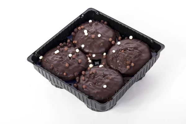 ボックスで暗い茶色チョコレートマフィン — ストック写真