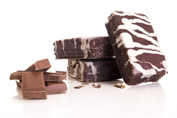 Lekkere Chocolade Cake Snoepjes Geïsoleerd Wit — Stockfoto