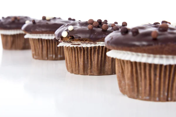 Yapımı Çikolata Muffins Beyaz Studio Izole — Stok fotoğraf