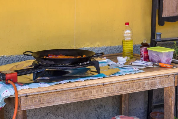 Close Van Keuken Apparatuur Tijdens Het Koken Van Paella Rijst — Stockfoto