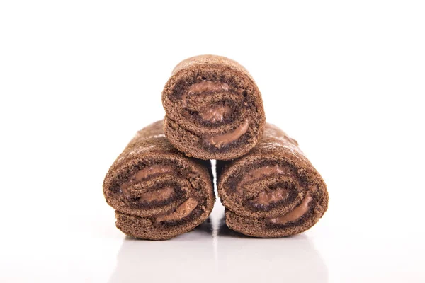 Braune Schokoladenrollen Isoliert Auf Weiß — Stockfoto