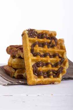 çikolata şurubu ile pişmiş Belçika Waffle