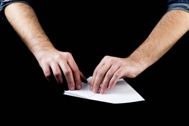 origami kağıt uçak üretim yaratıcı erkek eller