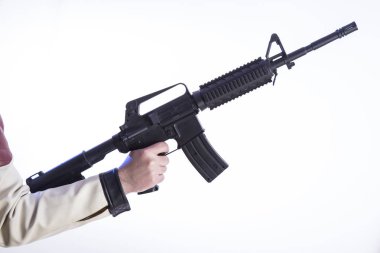 adam elini tutarak Shotgun Studio beyaz arka plan, kopya alanı kısmi görünümü