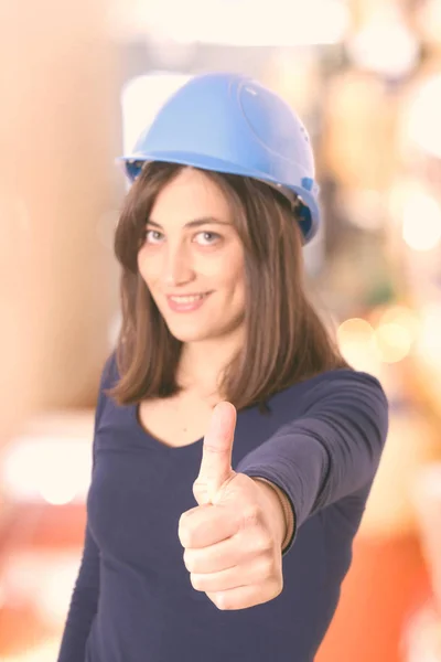 Gadis Pekerja Dalam Helm Konstruksi — Stok Foto