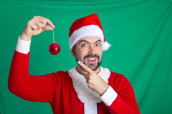 Бородатый Мужчина Красном Костюме Санта Клауса Указывающий Пальцем Красный Рождественский — стоковое фото