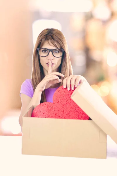 Latin Hispanic Woman Long Hair Holding Carton Box Red Heart — Stock Photo, Image