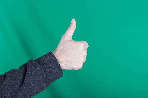 Mão Masculina Gesticulando Sobre Fundo Ciano — Fotografia de Stock