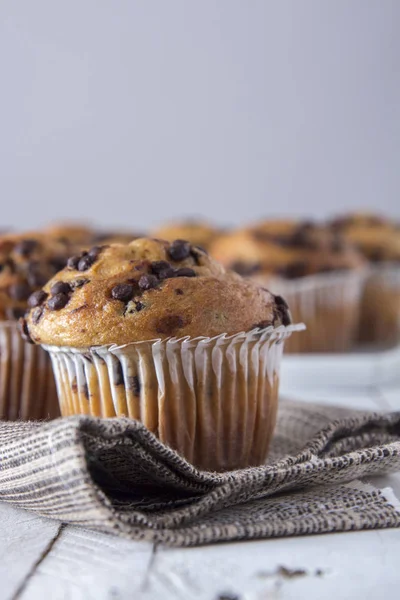 Närbild Cupcakes Dekorerade Med Choklad Chips — Stockfoto