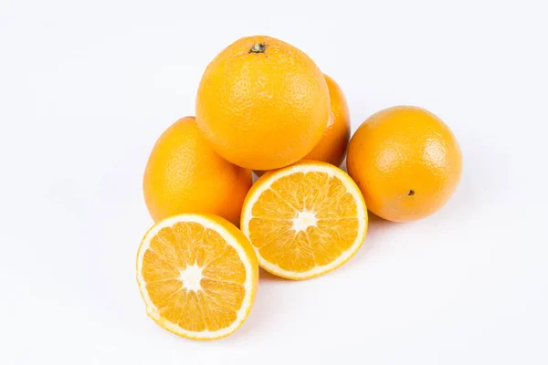 Estúdio Tiro Frutas Laranja Fatias Inteiras Rachadas Laranja — Fotografia de Stock