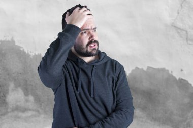 acı adam duygu soğuk, baş ağrısı ve sıcaklık 