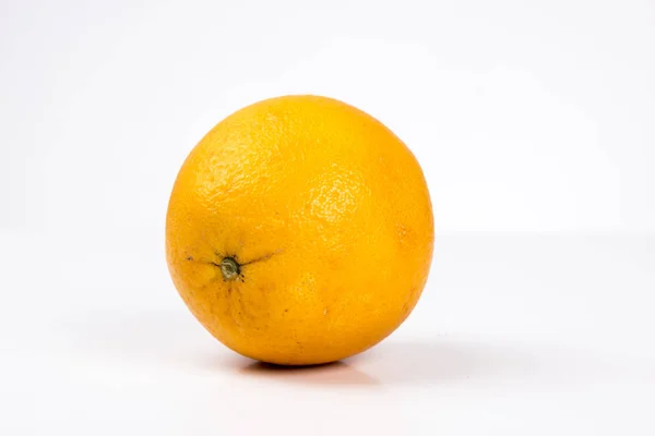 Estúdio Tiro Frutas Laranjas Inteiras Isoladas Branco — Fotografia de Stock