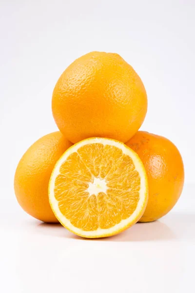 Toma Estudio Frutas Naranja Enteras Divididas — Foto de Stock