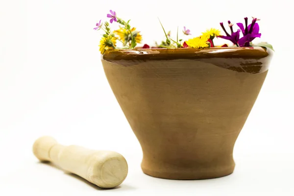 Penutup Mangkuk Keramik Dengan Berbagai Macam Bunga Terisolasi Pada Latar — Stok Foto