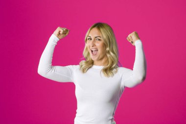 İddialı ve güçlü muzaffer emin başarılı kadın şampiyon